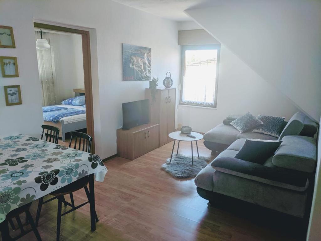 Relax And Enjoy At Powermoni Apartment Бибине Екстериор снимка