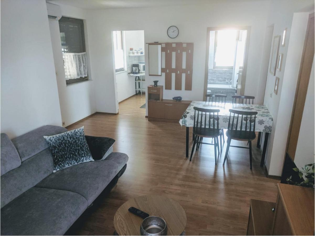 Relax And Enjoy At Powermoni Apartment Бибине Екстериор снимка
