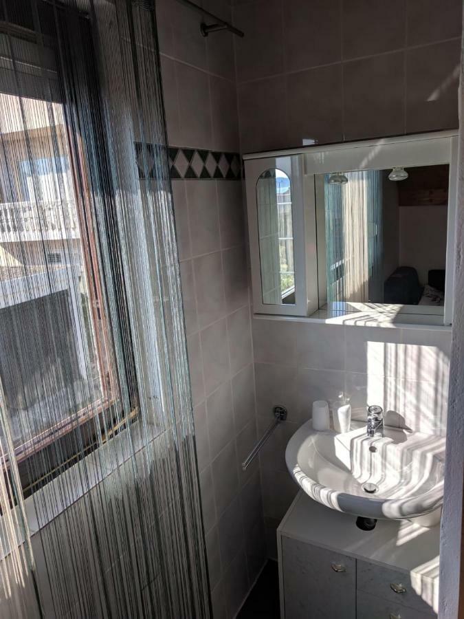 Relax And Enjoy At Powermoni Apartment Бибине Екстериор снимка
