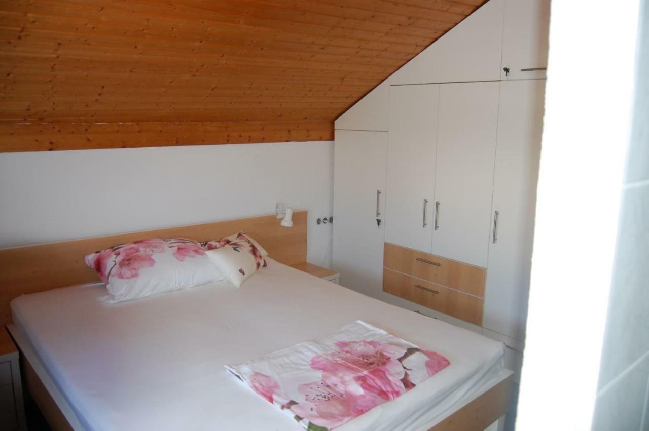 Relax And Enjoy At Powermoni Apartment Бибине Екстериор снимка
